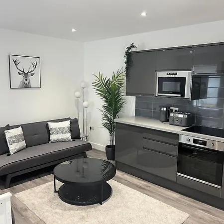 Harrystoke 1 Bedroom Studio, Free Parking & Garden Apartman Bristol