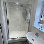 Harrystoke 1 Bedroom Studio, Free Parking & Garden *