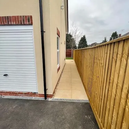 Harrystoke 1 Bedroom Studio, Free Parking & Garden Apartment Bristol